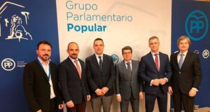 La nueva directiva de CNAE se reúne con el Grupo Popular de la Comisión de Seguridad Vial