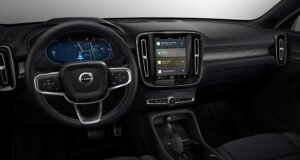 Los expertos en seguridad de Volvo Cars afirman que la tecnología ayuda a los conductores y reduce las distracciones