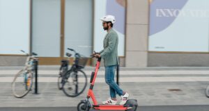 La Fiscalía de Seguridad Vial defiende un seguro obligatorio para patinetes identificados y registrados