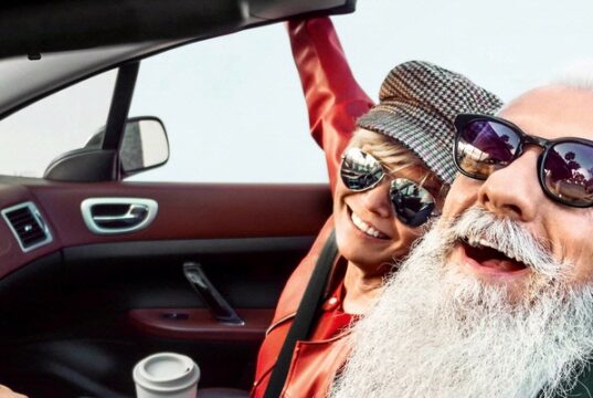 campaña “Mayorízate” de FESVIAL para mejorar la seguridad vial y la movilidad de las personas mayores.