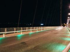 Metaurban barrera carretera noche