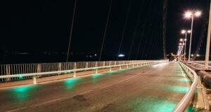Metaurban barrera carretera noche