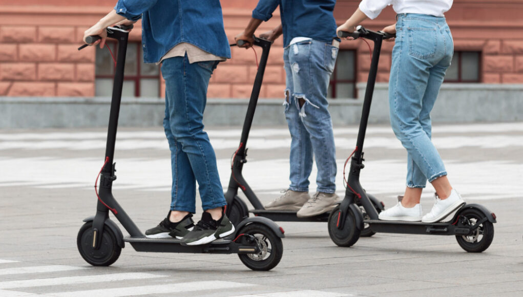 Detalle de Vehículos de Movilidad Personal VMP Patinetes eléctricos