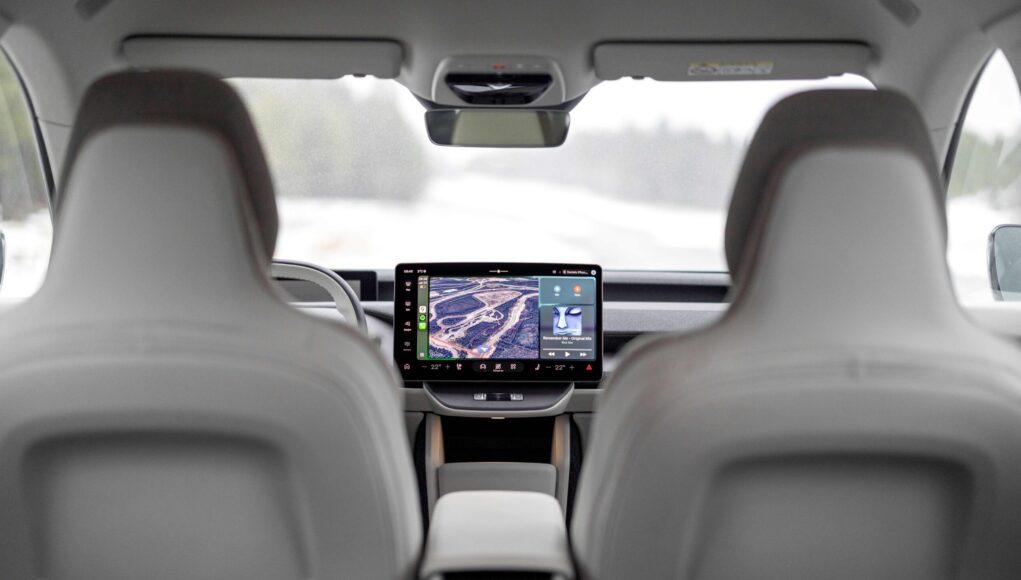 Volvo EX60, vehículo eléctrico conectado con inteligencia artificial para mejorar la seguridad vial