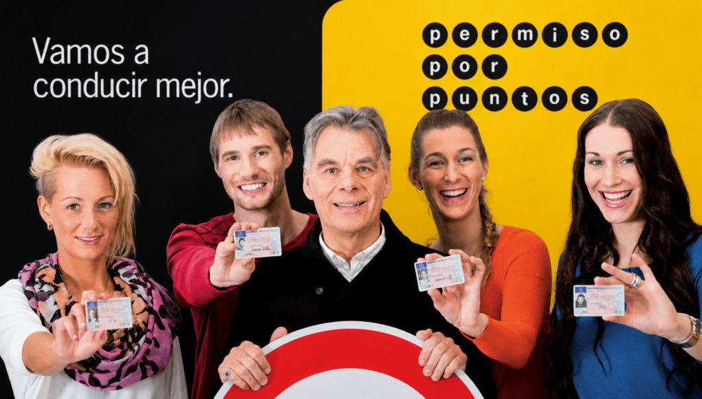 INFOVIAL PxP 5 infv 20 Conductor consulta el saldo de puntos de su permiso de conducir en el vigésimo aniversario del sistema.