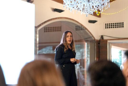 Carmen Adamuz: «La recalibración ADAS cobra cada vez más importancia porque nos hace conducir más seguros» Carmen Adamuz, directora general de Carglass España, durante el Best of Belron