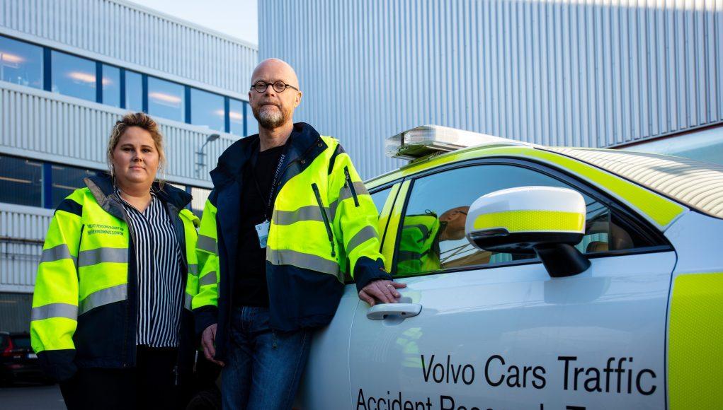 Volvo's Accident Research Team Especialistas de Volvo Cars investigan accidentes de tráfico y analizan los daños de los vehículos para desarrollar nuevos sistemas de seguridad.